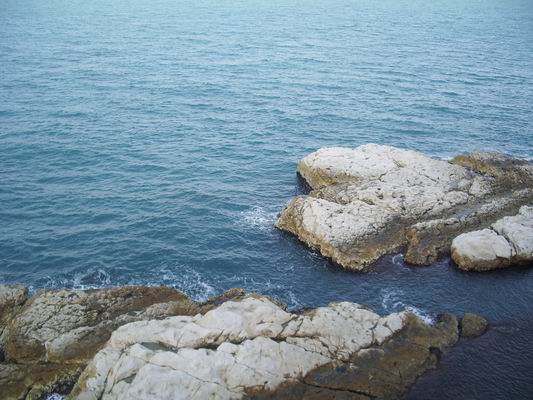 Pietralcroce: grotte sul mare